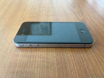 iPhone 4 s kapacitou 16 GB - originálne balenie - 7