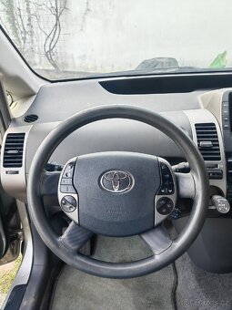 Toyota Prius II - 7