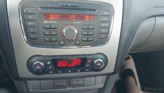 Ford Focus 1.6i benzín - 7