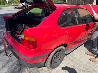 BMW E36 Compact HELLROT DOVOZ NĚMECKO - 7