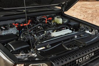 2025 TOYOTA LAND CRUISER HYBRID 4WD - 7