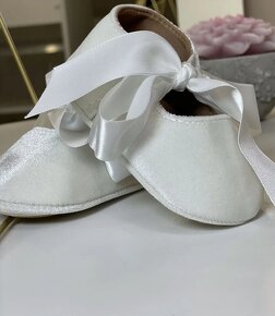 Nové, semišové capáčky s mašlí - 7