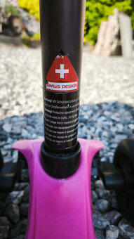 Koloběžka Micro Maxi - naklápění, tři kolečka, dvě barvy - 7