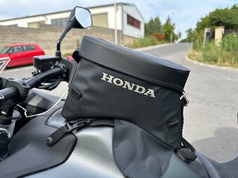 Honda NT1100 Manual - 7
