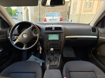 Škoda Octavia II 2.0FSi ČR 1.Maj Sport Navi Xenon - 7