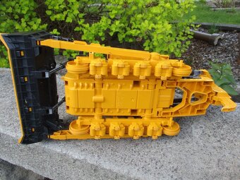 2x BRUDER / NĚMECKO -- NÁKLAĎÁK MAN + BULDOZER CAT - 7
