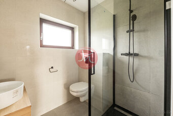 Prodej novostavby rodinného domu 5+KK, 149m2, s pozemkem 14 - 7