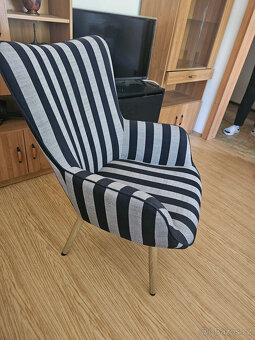 Prodám moderní designovou židli a starší rozkládací válendu - 7