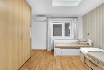 Pronájem rodinného domu ve Stěžerách - 7