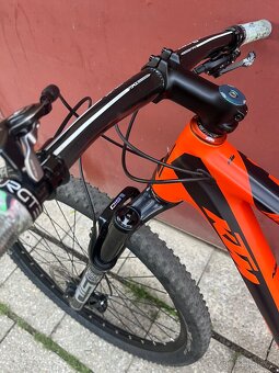 Karbonové kolo KTM - 7