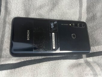 Prodám Honor 20 E - 7