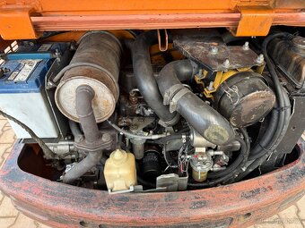 Hanix H15  minibagr 1,5T + 3x lžíce - 7