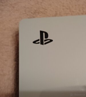 PS5 Slim s mechanikou+2000G SSD uložiště v záruce do 7.8.26 - 7