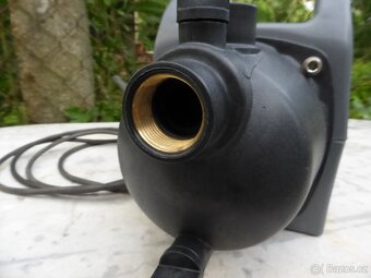 Zahradní čerpadlo FIELDMANN FVC 8010-EC - 7