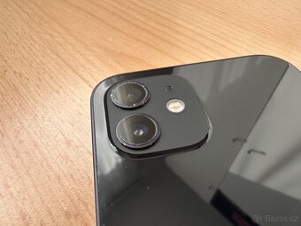 iPhone 12 černý, 64GB + nabíječka, pouzdra, ochranná skla - 7