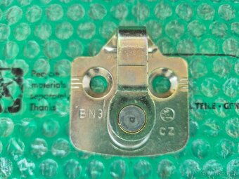 západka zámku zadních dveří Škoda Felicia Pick Up 6U0837034C - 7