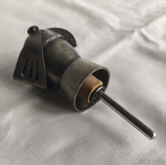 vintage nálevka na víno a vývrtka - 7