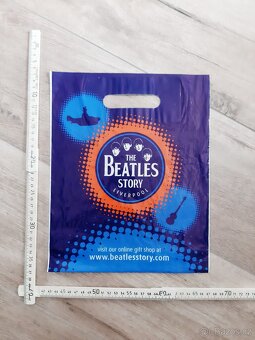 Igelitova Taška,  cigarety   tuzex  Beatles... - 7