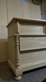 Komoda - 7