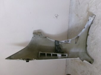 Octavia 2 levý blatník bílý - 7