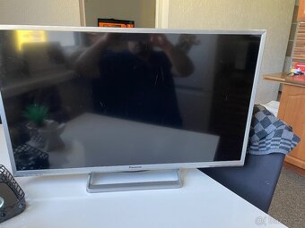 Redmi 8-boty guess-tv-2x Hp monitor - 7