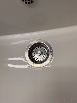 IKEA keramický dřez Havsen + doplňky - 7