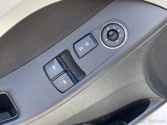 Hyundai Elantra 1.6 , 97 kW LPG + benzín, 2012 - 7