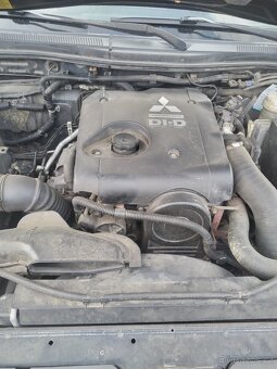 Mitsubishi l 200 - 7
