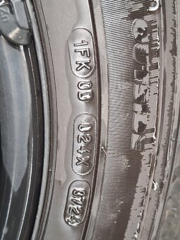 Sada kol - celoroční pneu 215/65 R16 Michelin - 7