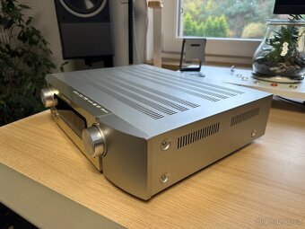 7.1 AV receiverem Marantz NR1605 - 7