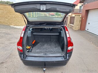 Prodám Volvo V50, 2.0 D, 100 kW, r.v.2006 kombi - 7