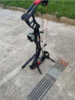 PRODÁM ŠPIČKOVÝ KLADKOVÝ LUK - HOYT POWERMAX - 7