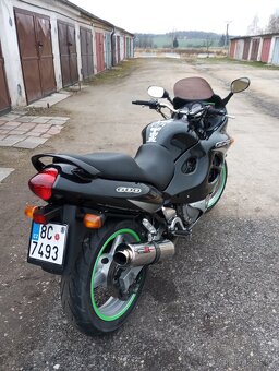 Suzuki GSX 600f - 7