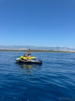 2024 Sea Doo SPARK TRIXX 3-up iBR 90hp modro-žlutý - 7