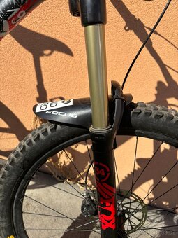 Enduro kolo Focus Sam - DT SWISS ráfky, FOX 34 vidlice, Rock - 7