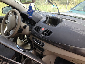 Renault Fluence 1,6 16V 81kW, 2011, díly z vozu - 7