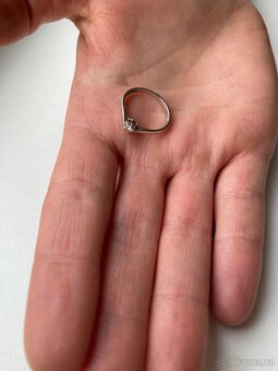 Prsten z bílého zlata s briliantem, ⌀ 51 mm - 7
