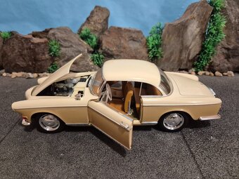 Prodam model 1:18 BMW 503 - 7