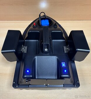 Tříkomorová ČERNÁ loďka GPS s baterií 12000mAh včetně obalu - 7