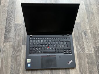 Lenovo ThinkPad T490 - 7