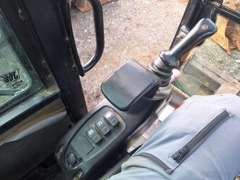 JCB 8045 pásový minibagr - - 7