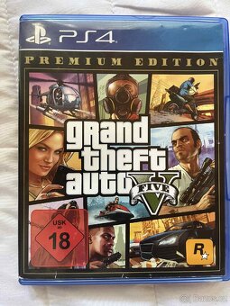 PlayStation 4, dokovací stanice s větrákem. 1 TB - 7