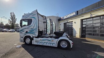 Řidič kamionu - potravinová cisterna - 7