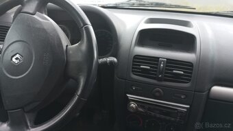 Renault Clio - 7