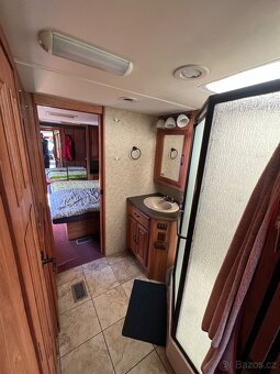 Prodám obytný speciál Coachmen Pathfinder - 7