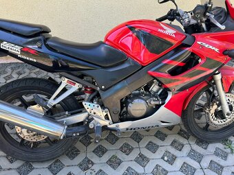 Honda CBR 125r - 7