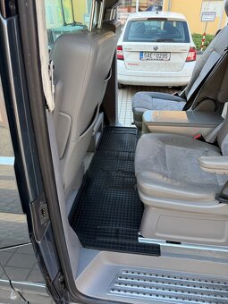VW Multivan 2.5tdi 128kw automat 7 míst k pronájmu - 7