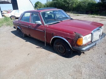 Mercedes 240D - 7