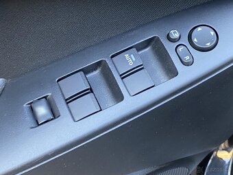 Mazda 3 1.6 D , 85 kW nafta, 2012 - 7