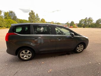 Peugeot 5008 1.6 HDi, r. 2012, 5 míst, super výbava, TOP sta - 7